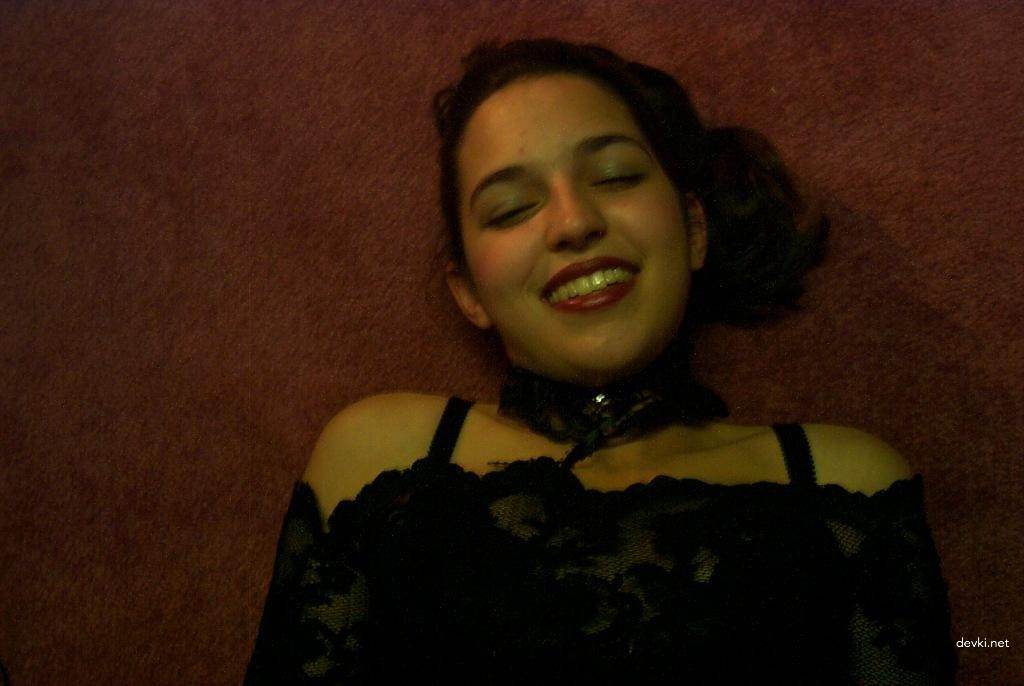 Hot Brunette Amateur Porn Archive: Explicit Sex Photos