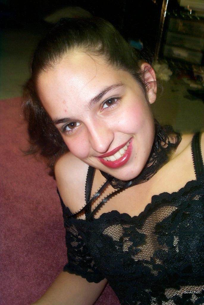 Hot Brunette Amateur Porn Archive: Explicit Sex Photos