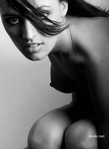 Explicit Amateur Girl Porn Pics: Hot and Naughty XXX Photos