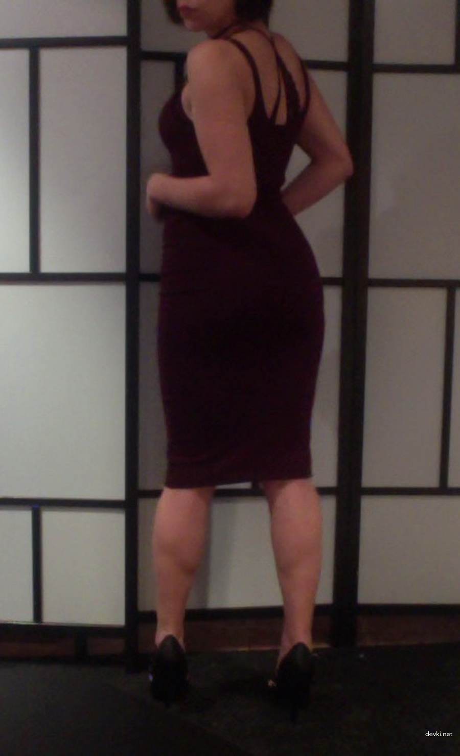 Brunette with amazing ass strips dress and lingerie for amateur porn photo shoot