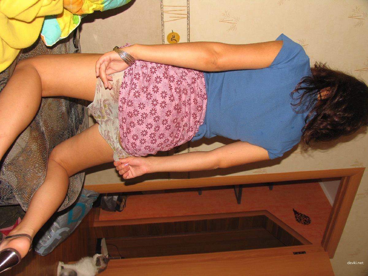 Explicit Blonde Amateur Porn Photos from Behind - Naked Blonde Girl Pics