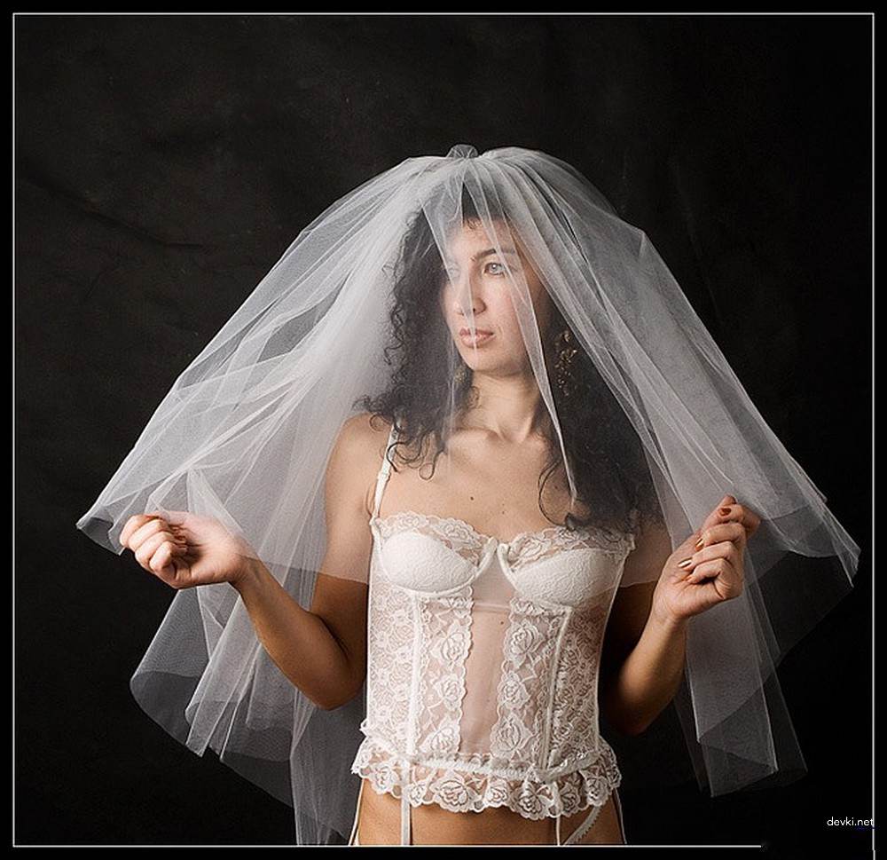 Explicit Bride Erotica: Sensual Amateur Wedding Photos