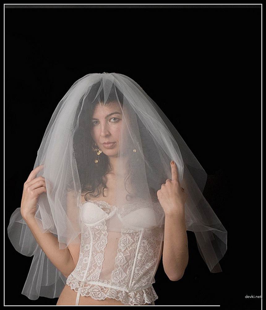 Explicit Bride Erotica: Sensual Amateur Wedding Photos
