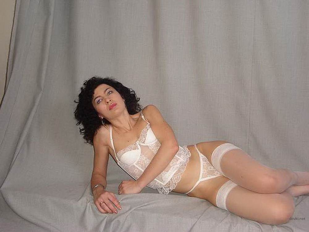 Explicit Bride Erotica: Sensual Amateur Wedding Photos