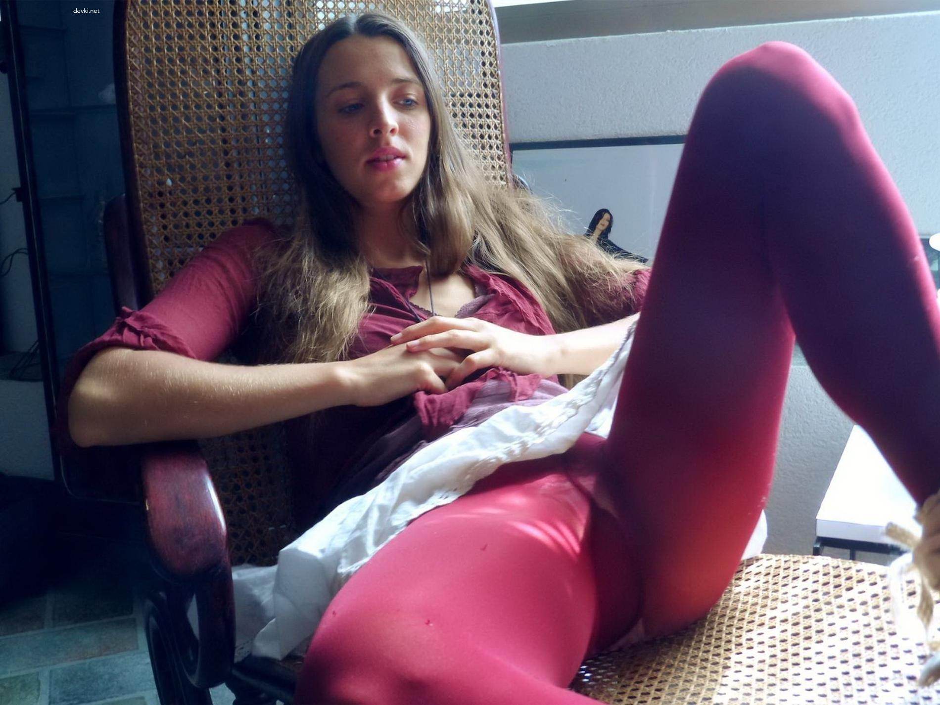 Explicit Amateur Photo: Cute Girl with Hairy Pussy - Uncensored Close-Up Shot