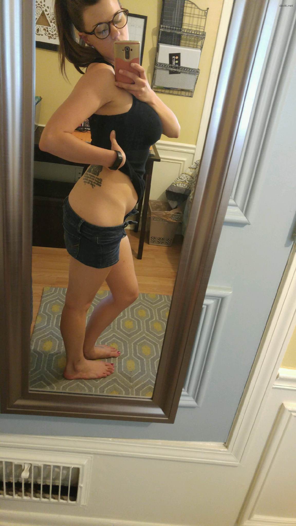 Hot Busty Brunette's Amateur Selfie - Uncensored and Explicit!