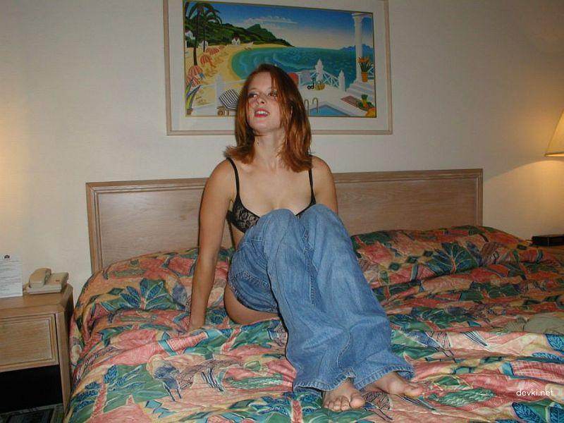 Hot Redhead Amateur Sex Photo: Beautiful Girl in Explicit Action