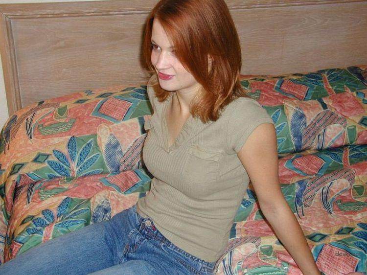 Hot Redhead Amateur Sex Photo: Beautiful Girl in Explicit Action