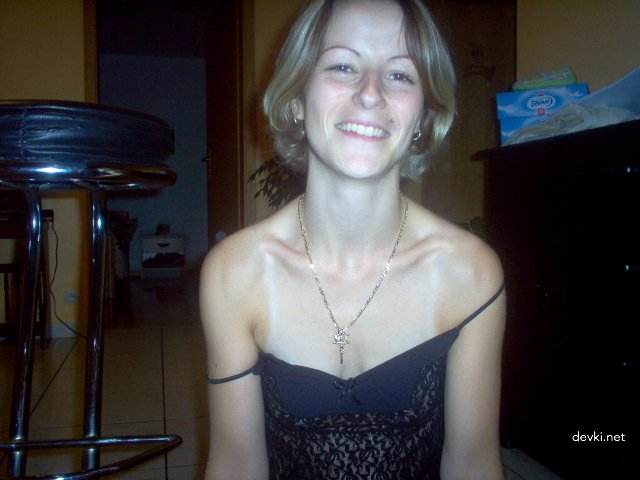 Hot Wife Poses at Home During Sex - Amateur Porn Photo