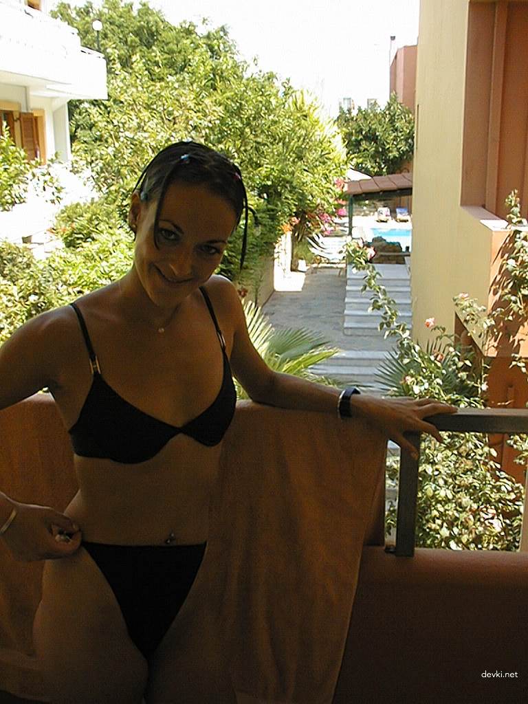 Explicit Amateur Porn Photos from Resort: Intimate Vacation Nudes