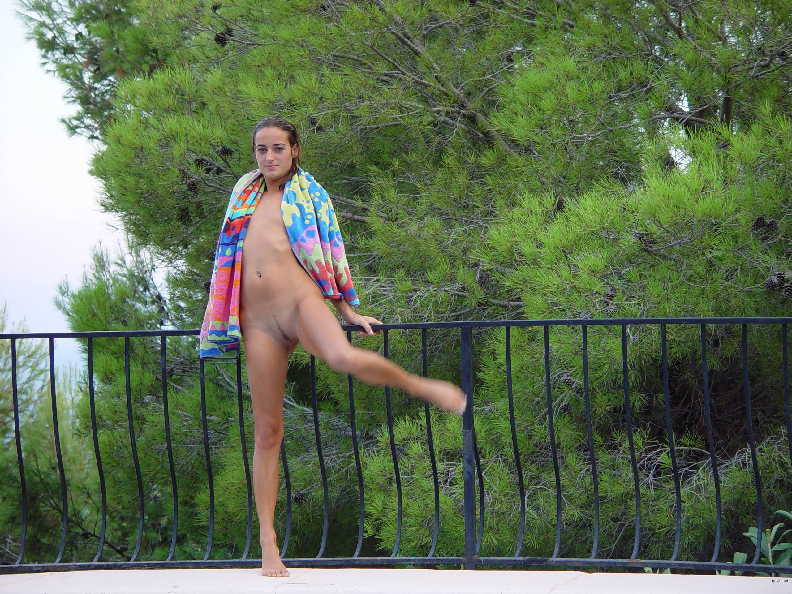 Explicit Amateur Porn Photos from Resort: Intimate Vacation Nudes