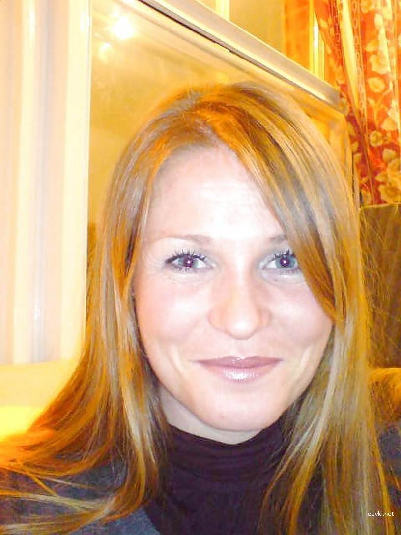 Redhead Amateur Woman's Explicit Intimate Photo Shoot