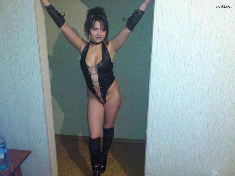 Explicit Amateur Photos of a Debauched Brunette: Uncensored XXX Pics