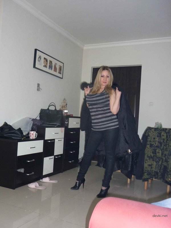 Curvy babe strips panties and fucks herself - Amateur porn photo