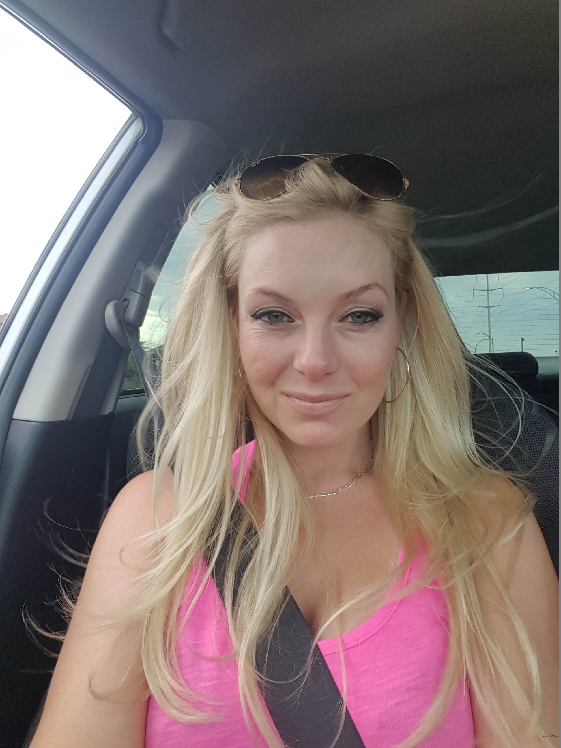 Seductive Blonde Amateur Porn Intimate Photos: Explicit XXX Content!