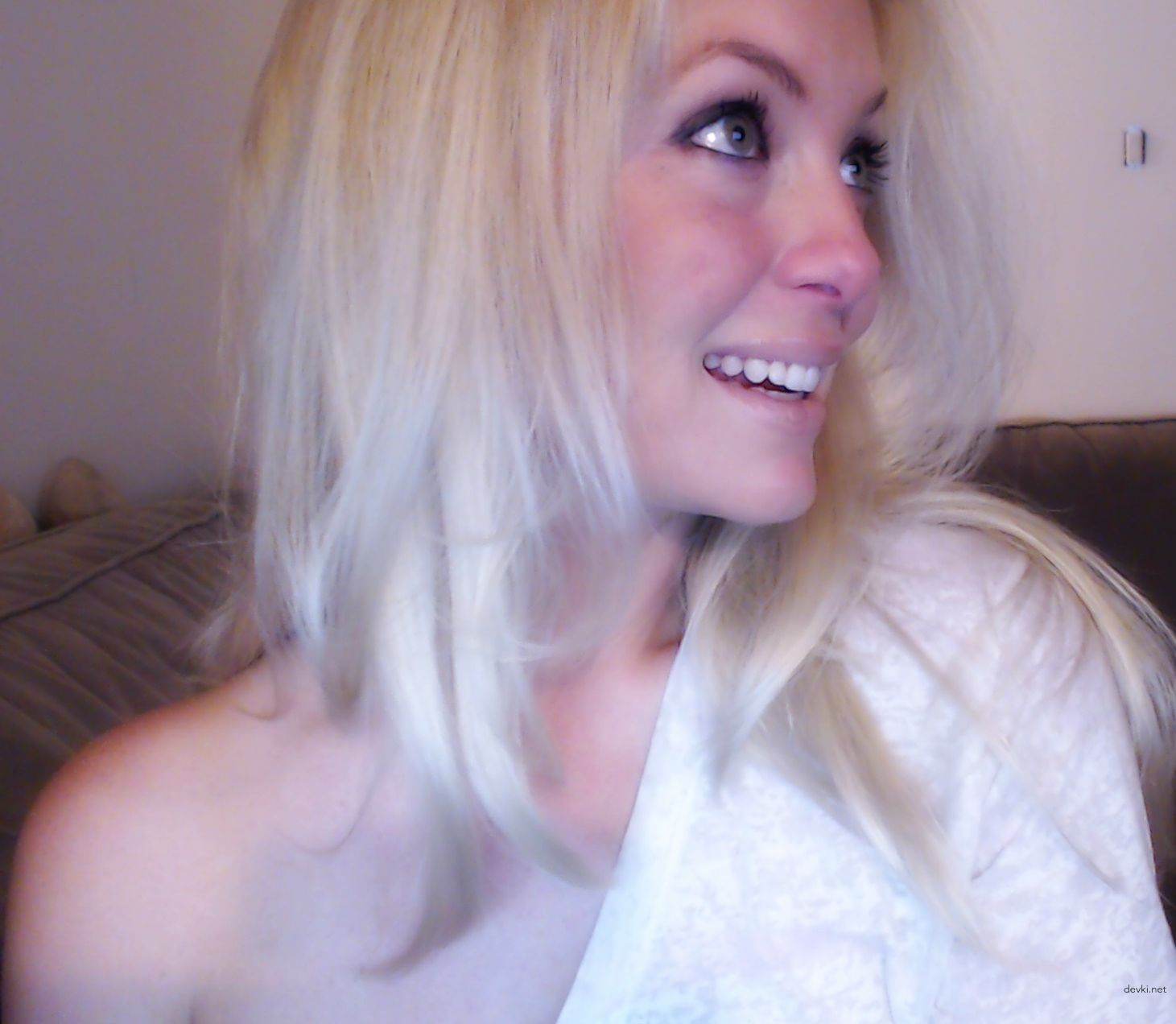 Seductive Blonde Amateur Porn Intimate Photos: Explicit XXX Content!