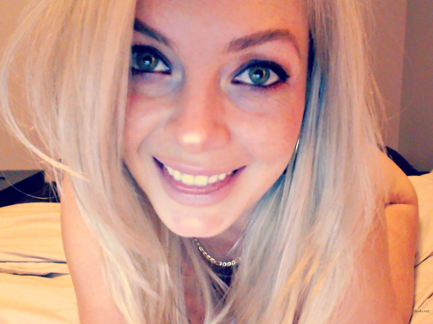 Seductive Blonde Amateur Porn Intimate Photos: Explicit XXX Content!