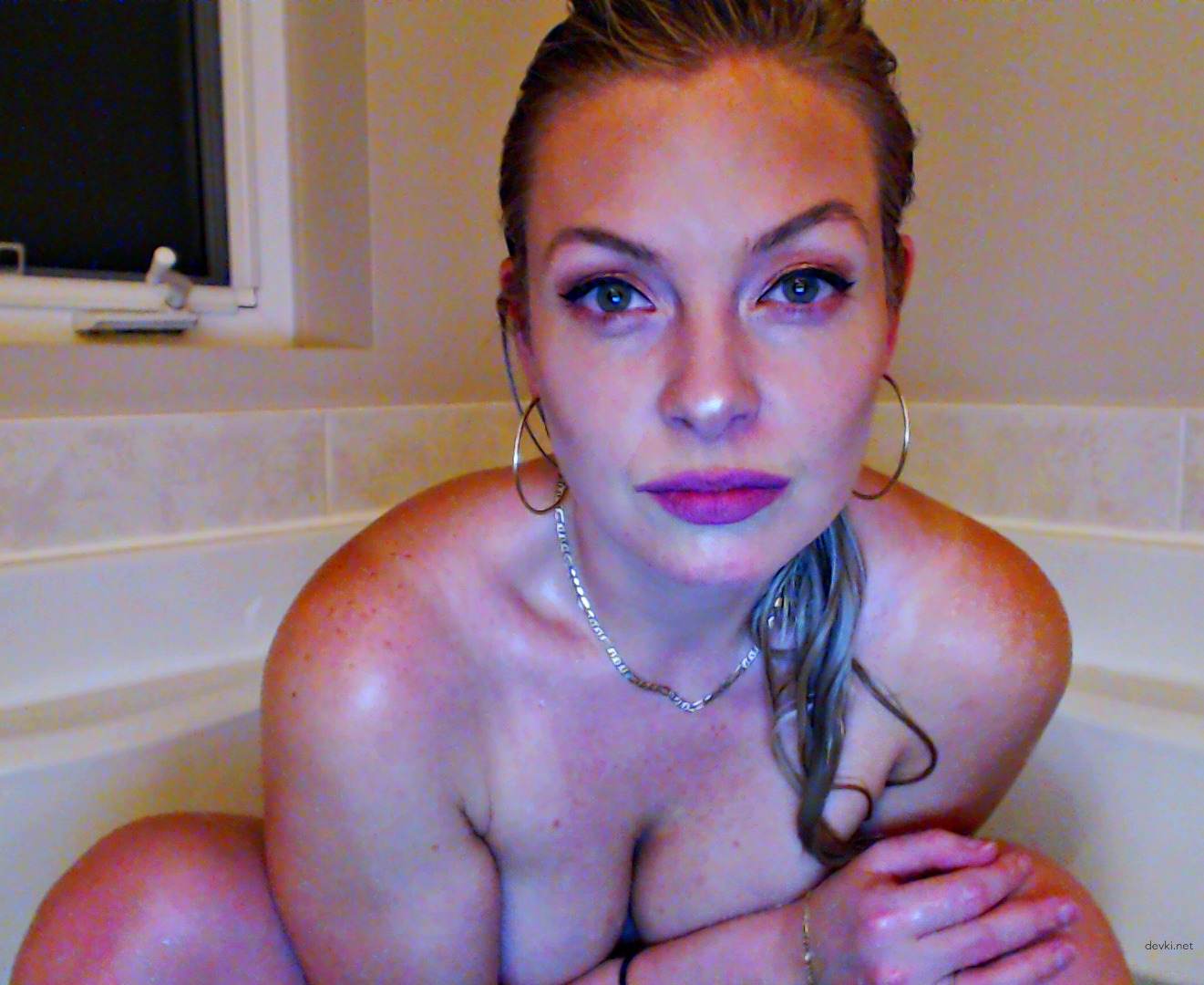 Seductive Blonde Amateur Porn Intimate Photos: Explicit XXX Content!