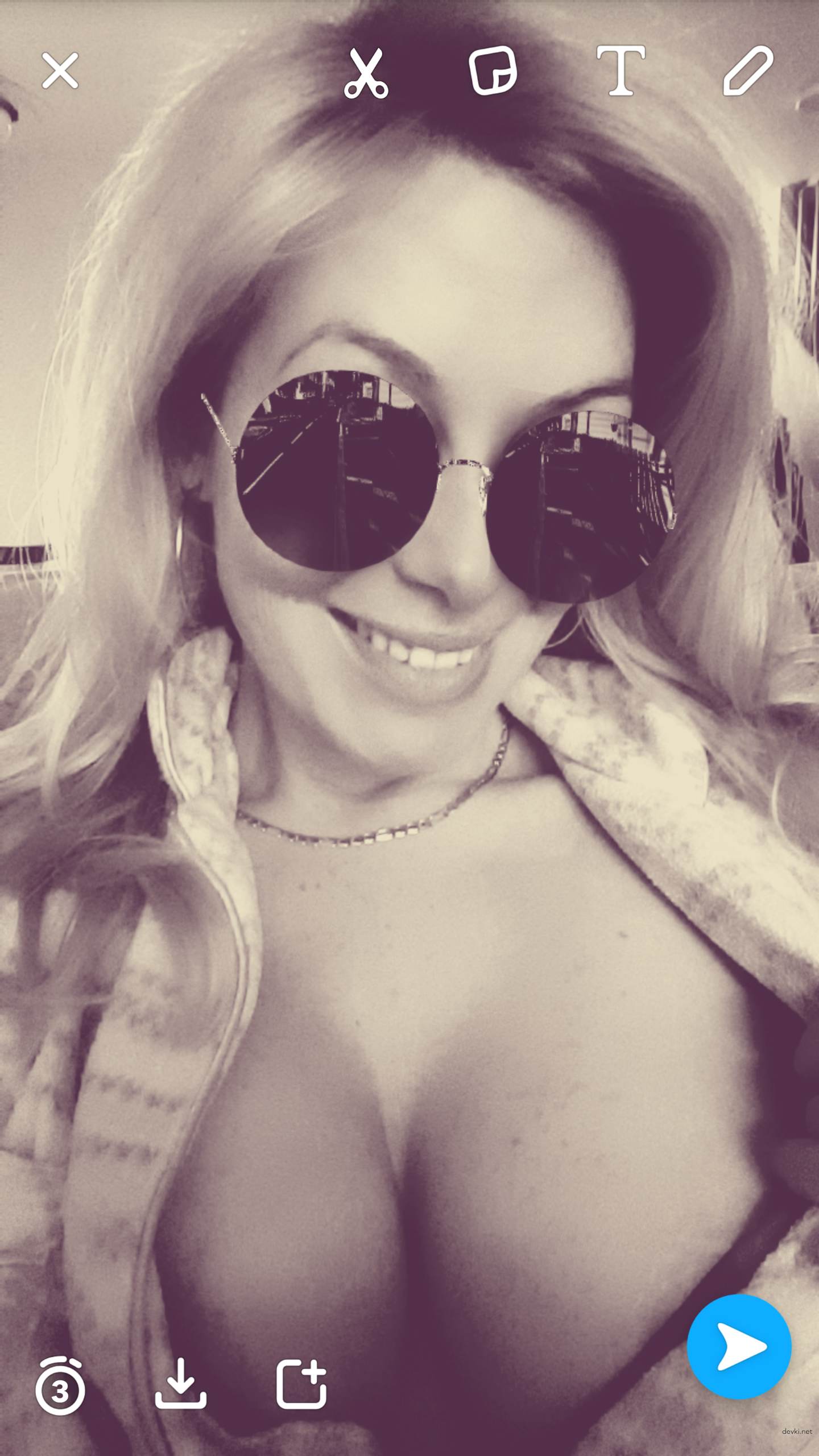 Seductive Blonde Amateur Porn Intimate Photos: Explicit XXX Content!