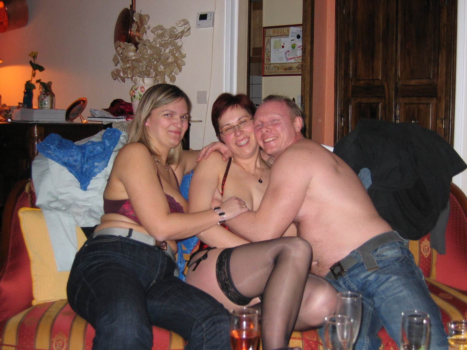 Curvy MILF Uninhibited in Stunning Amateur Porn Photo