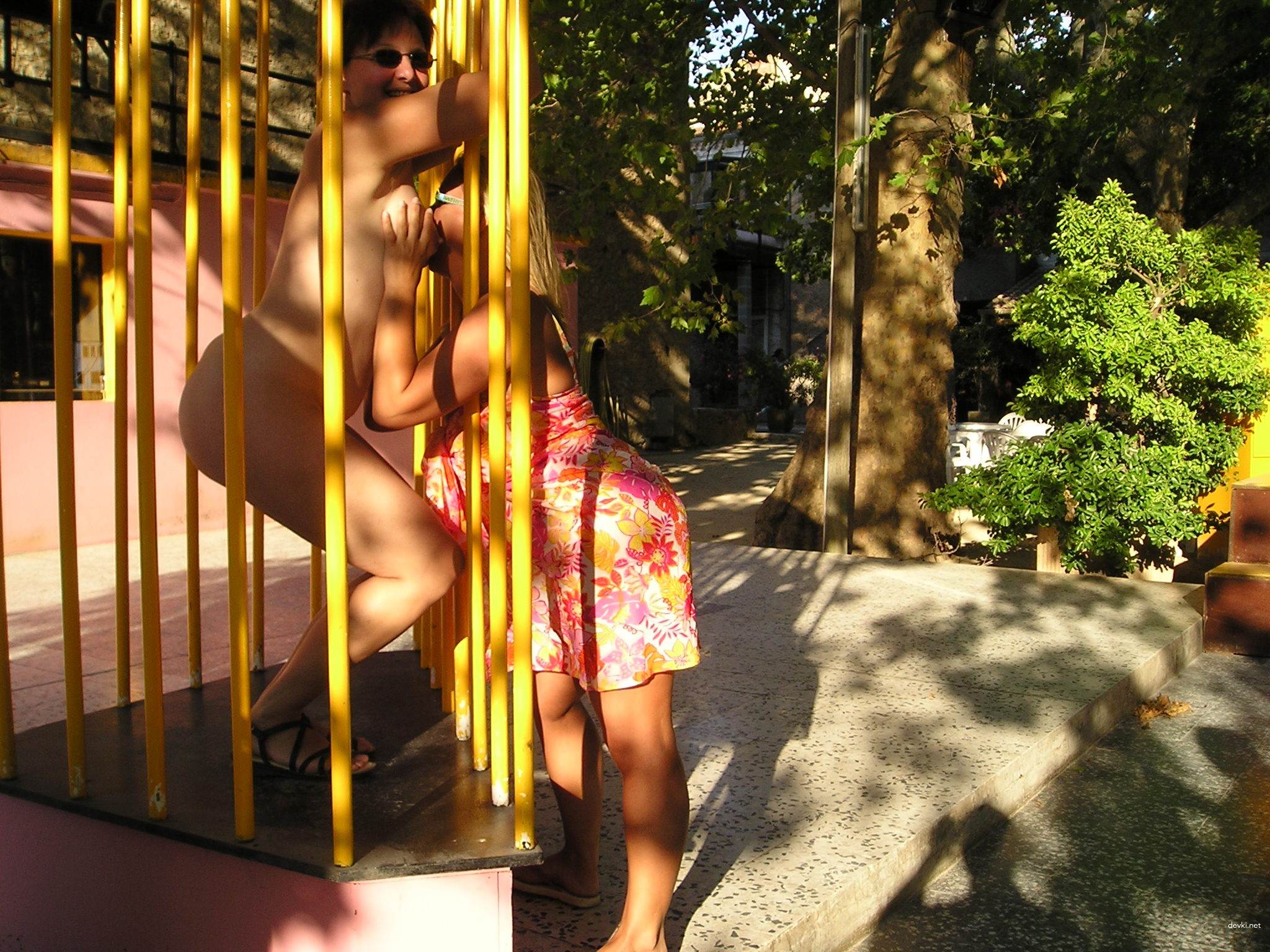 Curvy MILF Uninhibited in Stunning Amateur Porn Photo