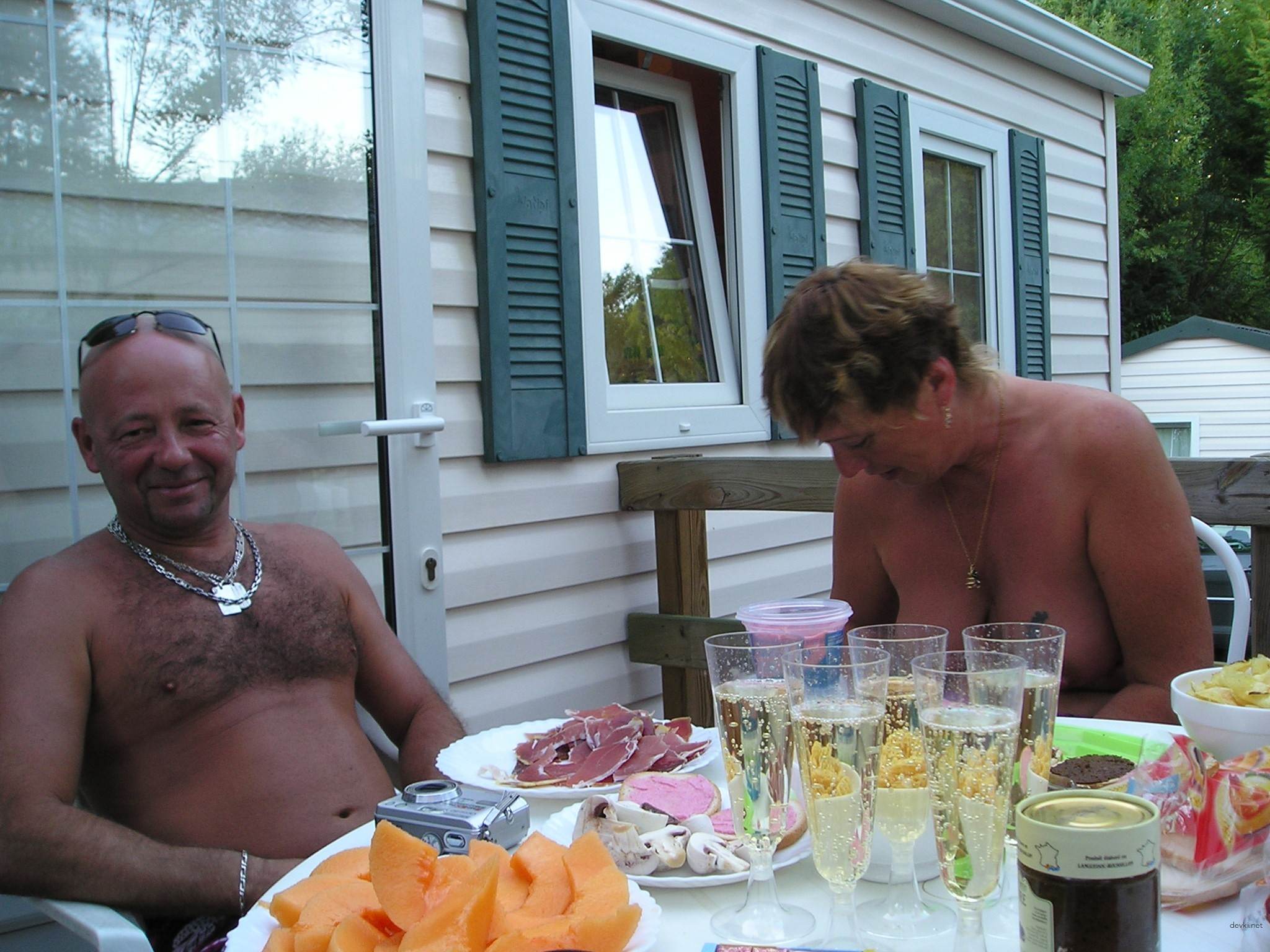 Curvy MILF Uninhibited in Stunning Amateur Porn Photo