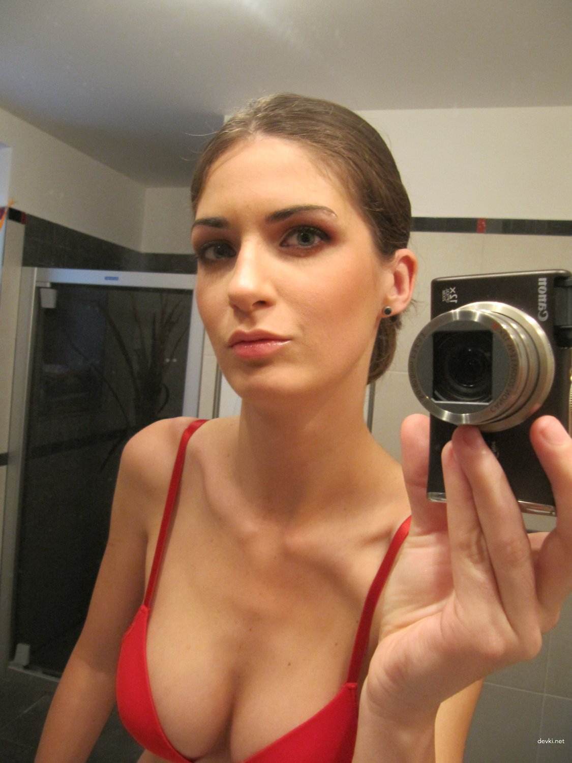 Explicit Selfie of Beautiful Amateur Girl: Hot and Sexy Photo Shot