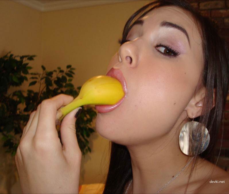 Sasha Grey's Raw Homemade Porn - Explicit Amateur Photos