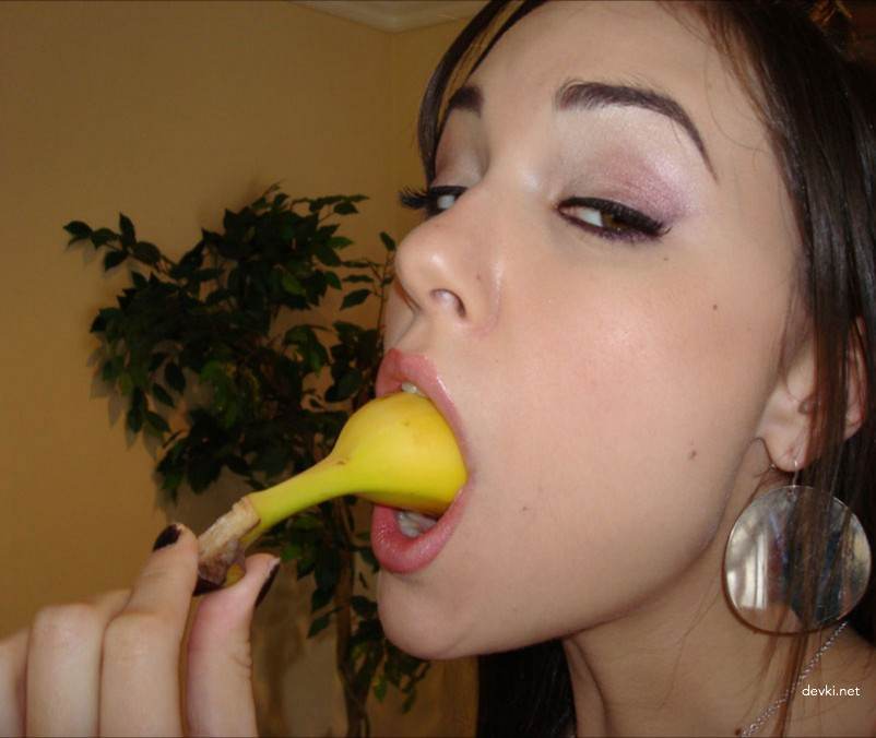 Sasha Grey's Raw Homemade Porn - Explicit Amateur Photos