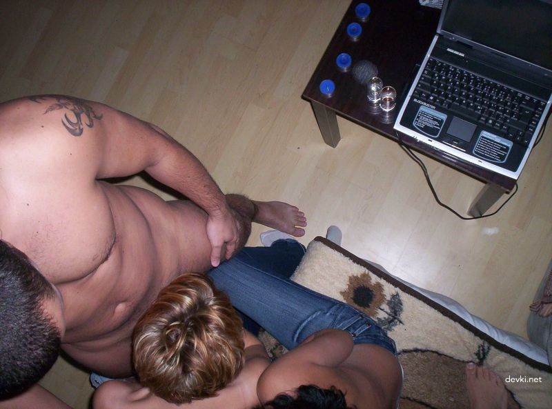 Hot Amateur Girls Give Blowjob to Their Boyfriends - Explicit Homemade Porn