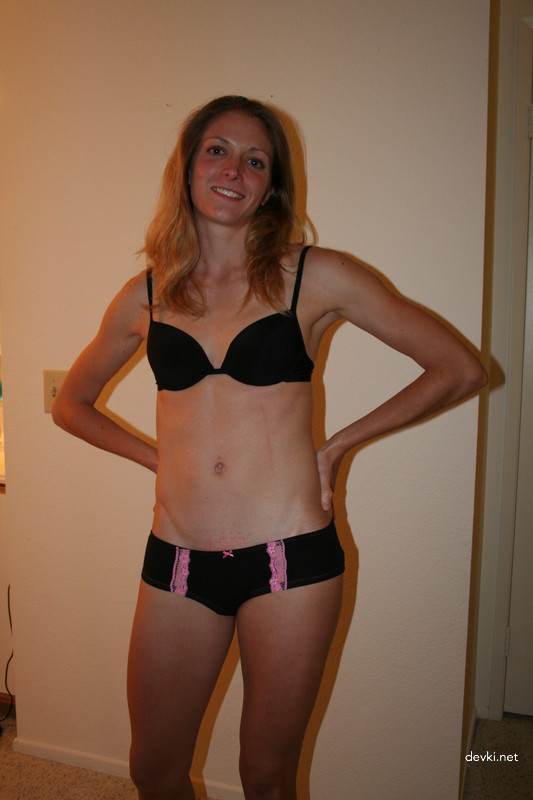 Mature Lady Masturbates and Gives Blowjob - Explicit Amateur Porn Photo