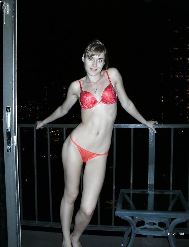 Amateur Babe Poses with Dildo in Pussy - Explicit Homemade Porn