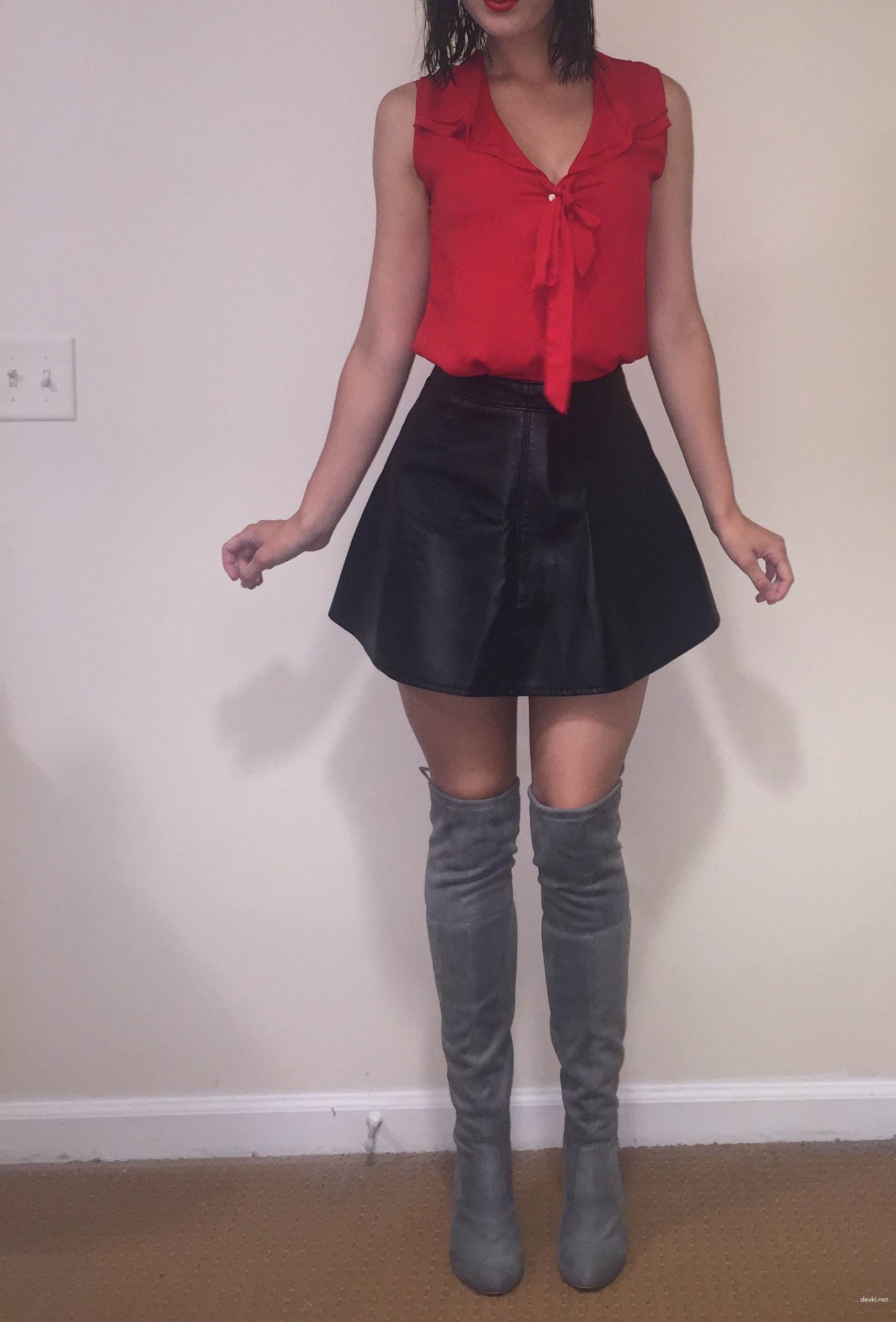 Hot Brunette with Small Tits in Amateur Porn Pic