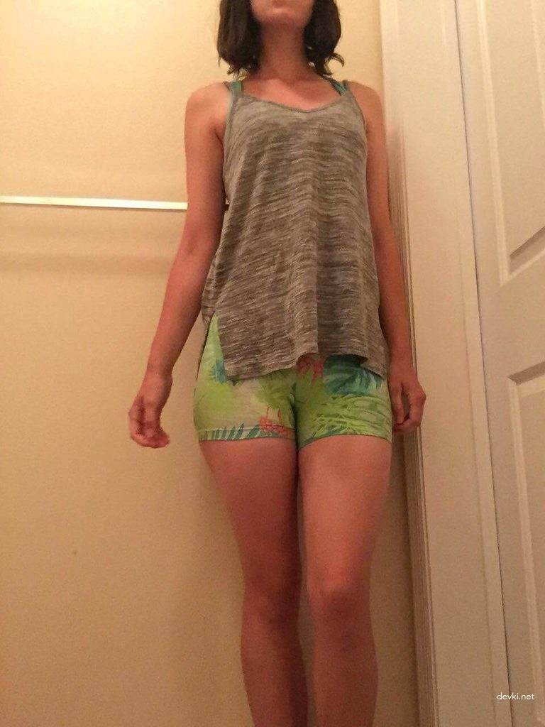 Hot Brunette with Small Tits in Amateur Porn Pic