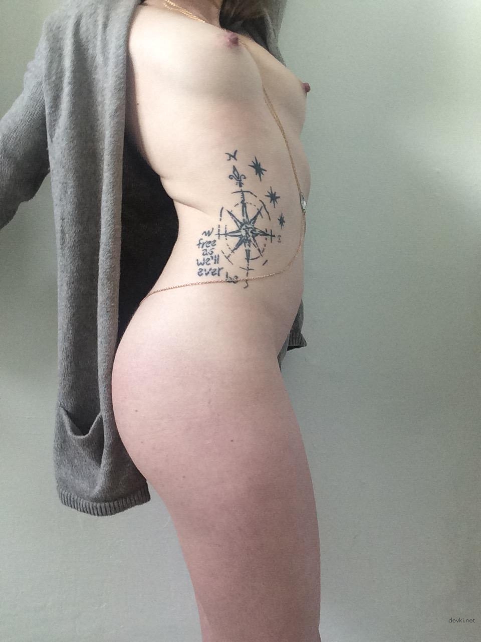 Hot Stocking Girls in Explicit Amateur Porn Photos