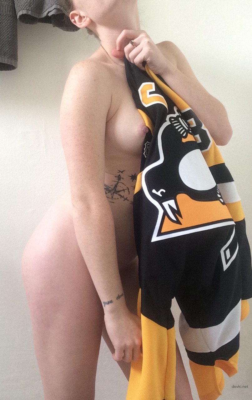 Hot Stocking Girls in Explicit Amateur Porn Photos