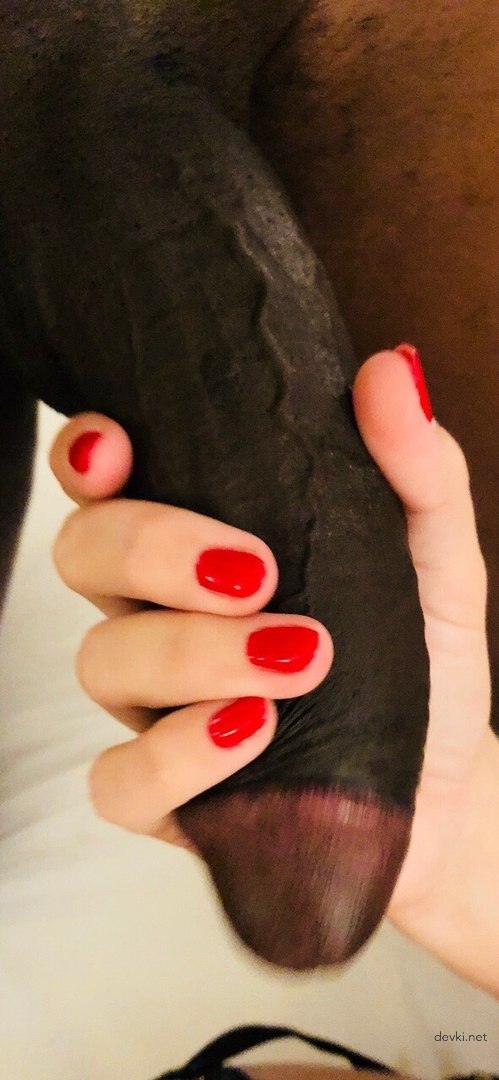 Interracial Cuckold Amateur Porn: Wife Fucks BBC in Front of Husband