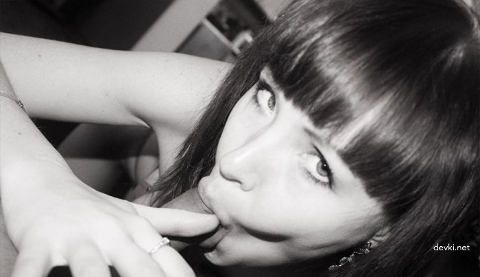 Seductive Teen with Sexy Legs Gives Blowjob - Amateur Porn Pic