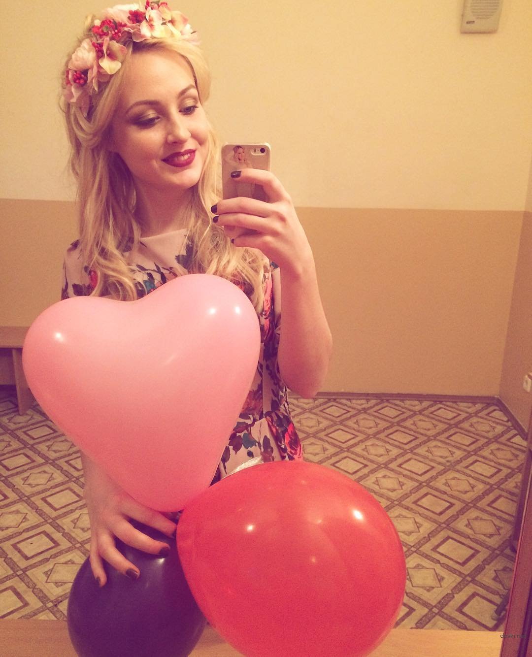 Hot Young Amateur Loves Taking Erotic Photos - Explicit Teen Model