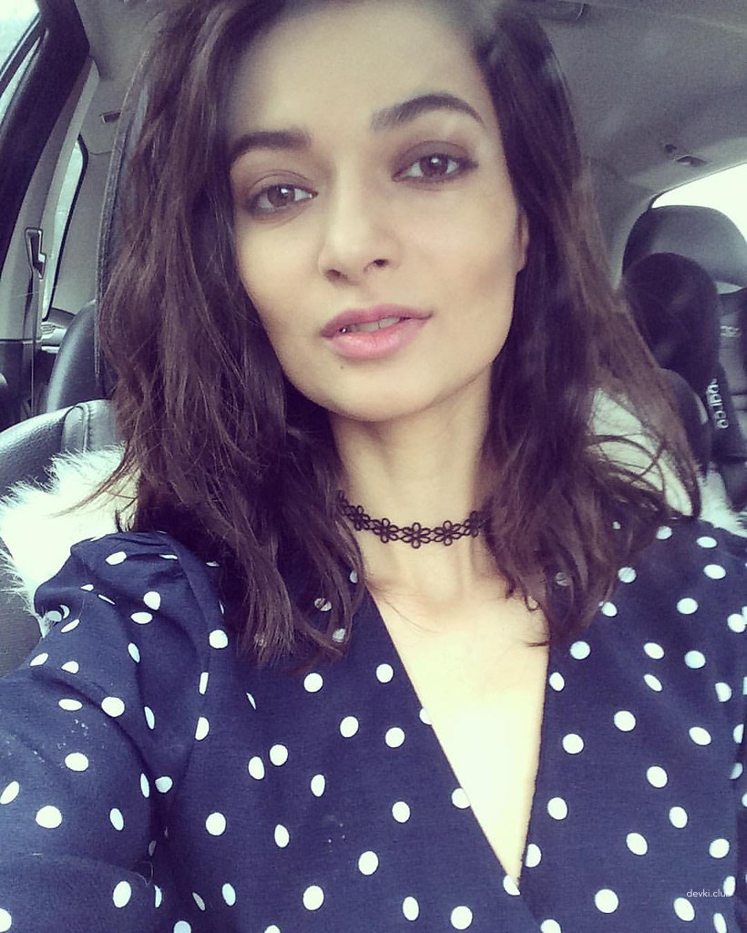 Double Penetration Gangbang with Eastern Beauty Naya Mamedova in Amateur Porn Photo