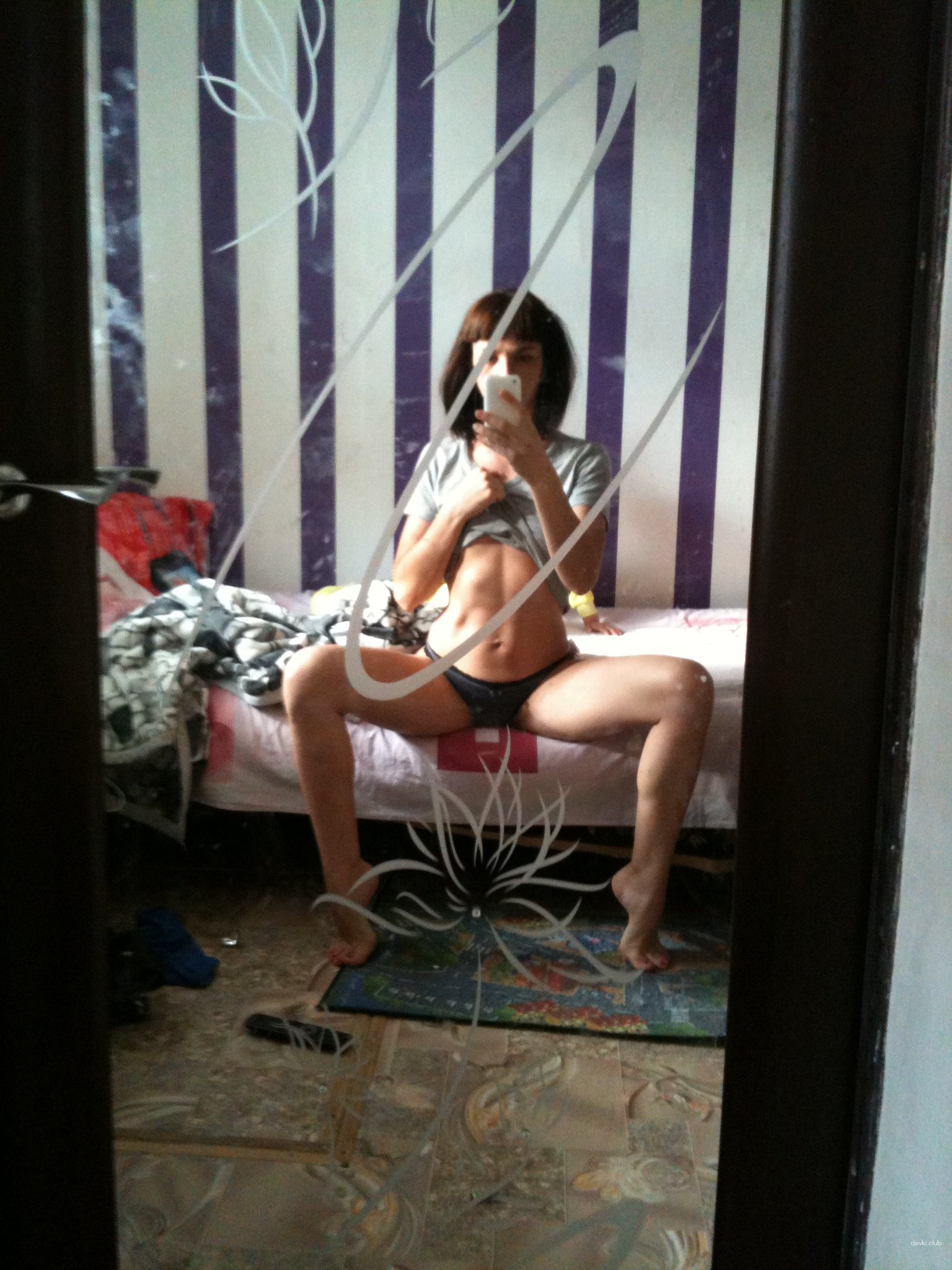 Sexy Girl with Beautiful Legs - Amateur Photo