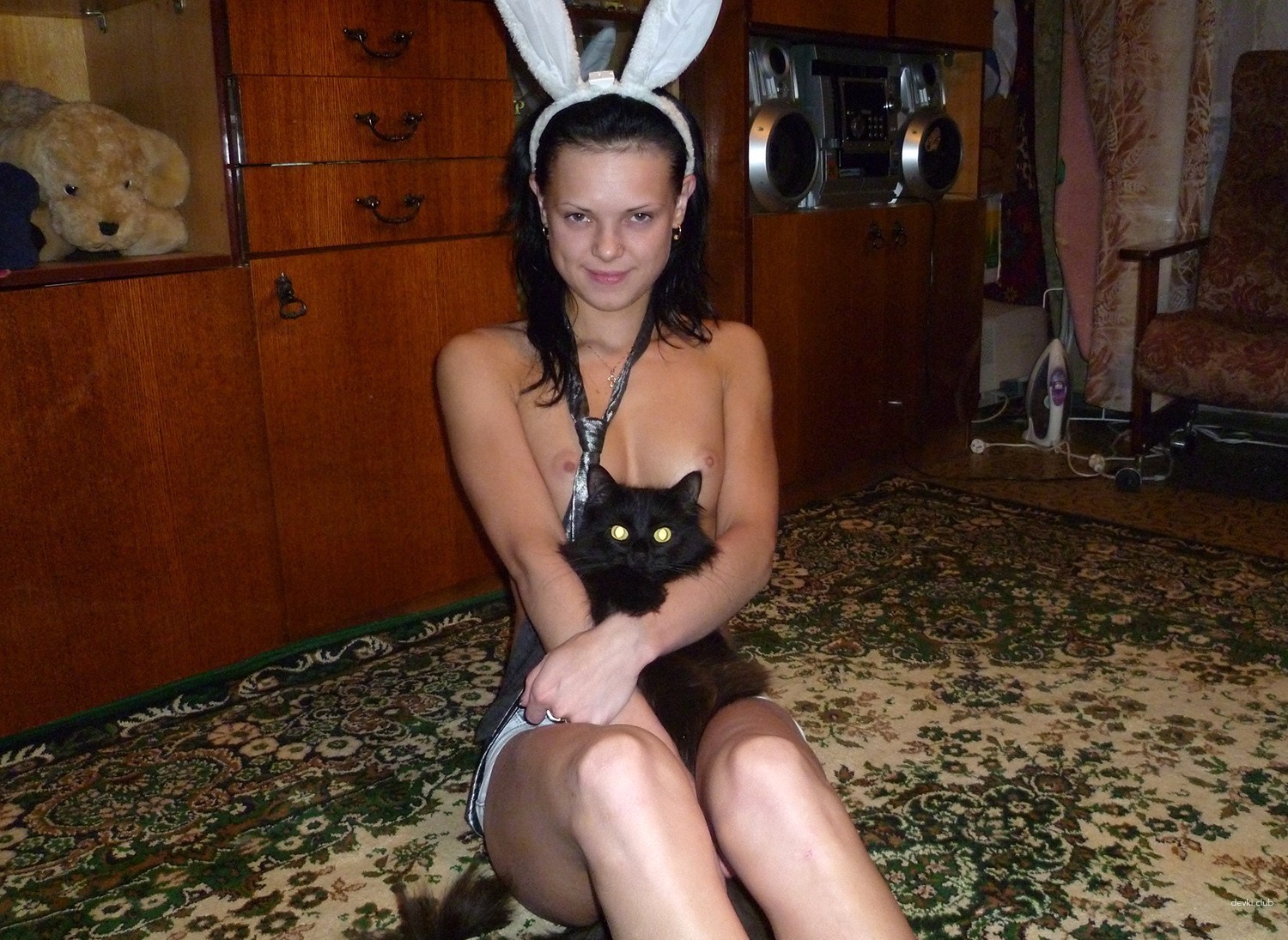 Young Girl with Elegant Breasts: Explicit Amateur Photo