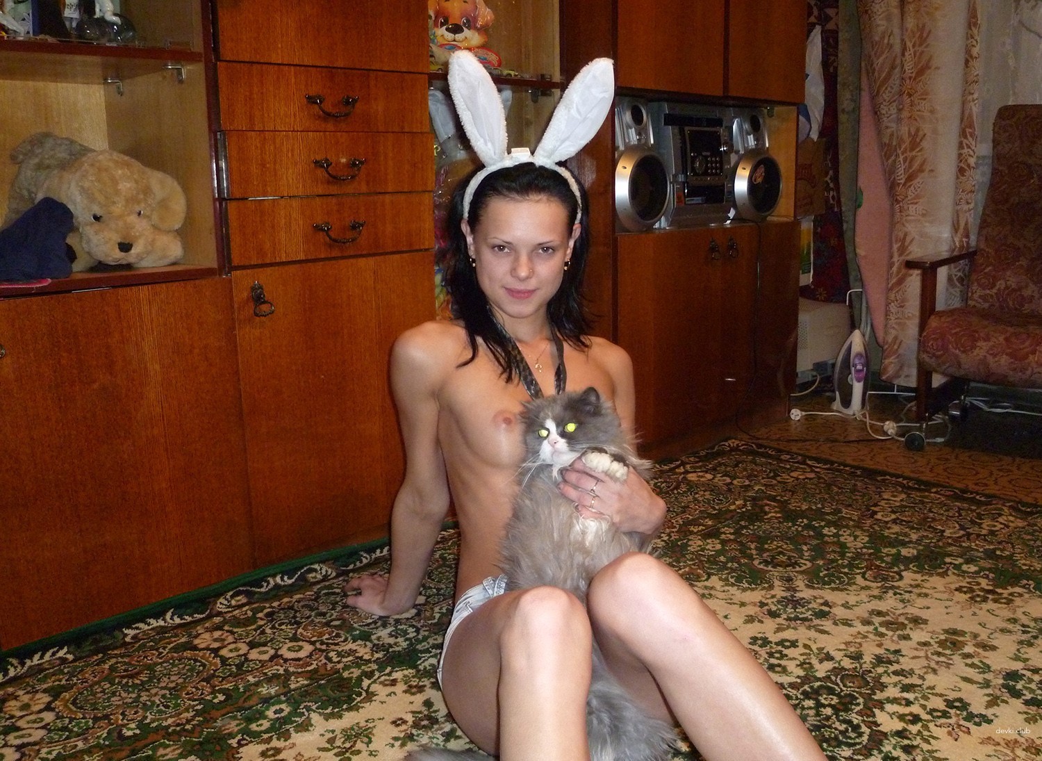 Young Girl with Elegant Breasts: Explicit Amateur Photo