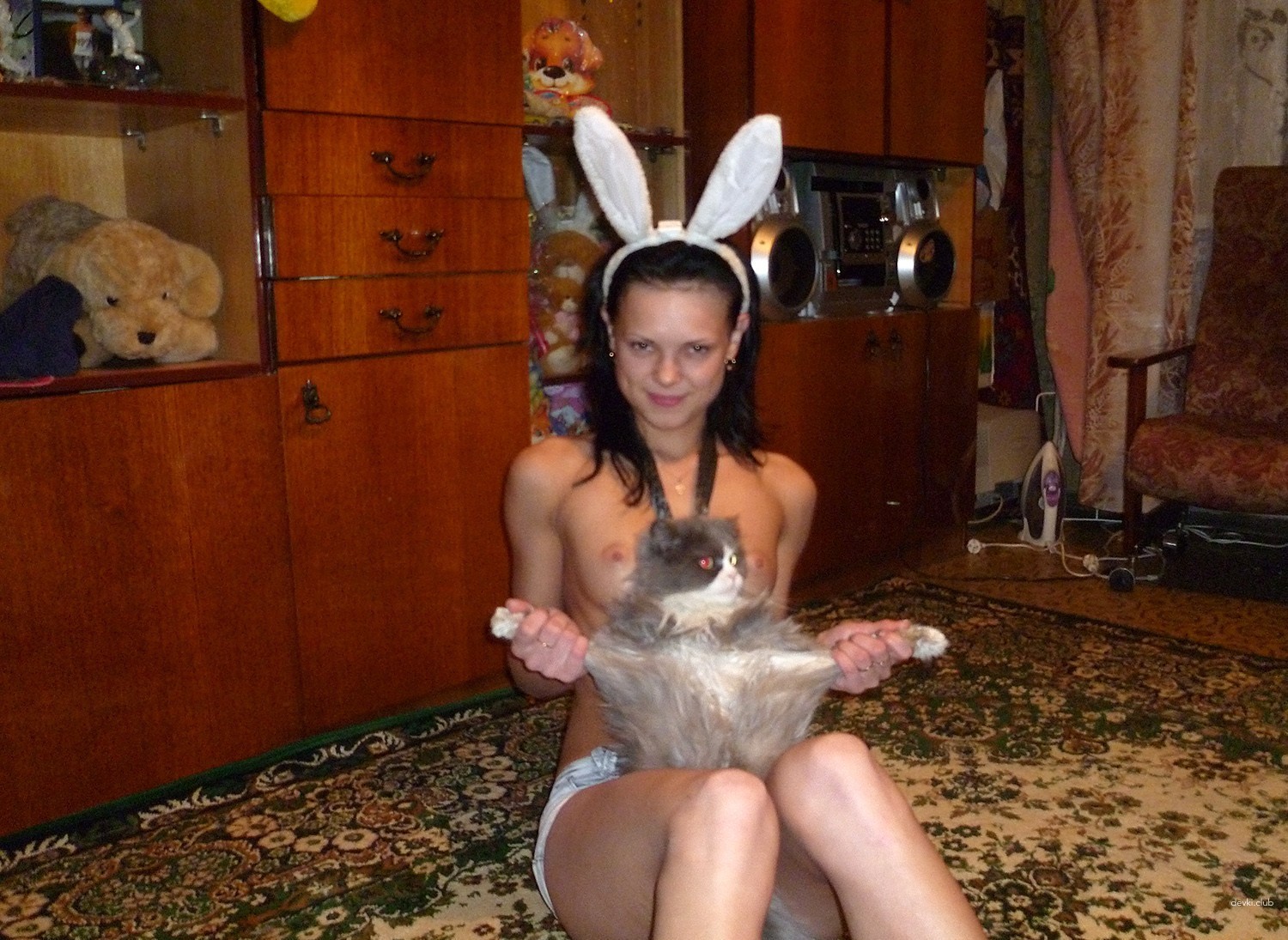 Young Girl with Elegant Breasts: Explicit Amateur Photo