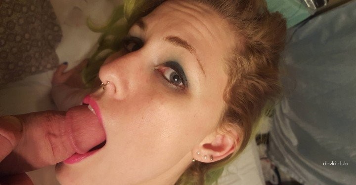 Sexy Kitty with Perfect Holes Takes It Deep in Mouth