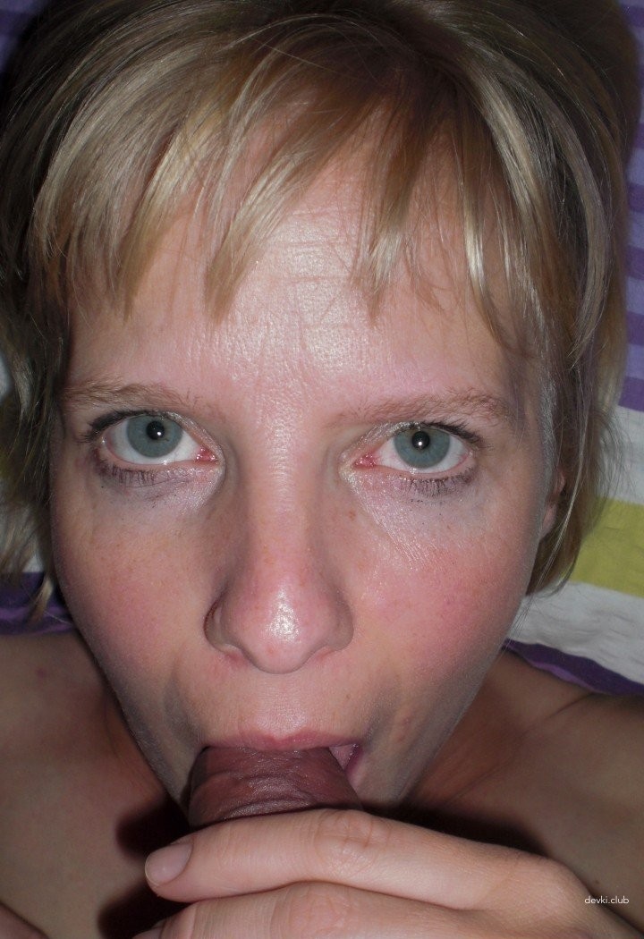 Mature Slut Wife Loves Sucking Dicks - Explicit Amateur Porn Photo