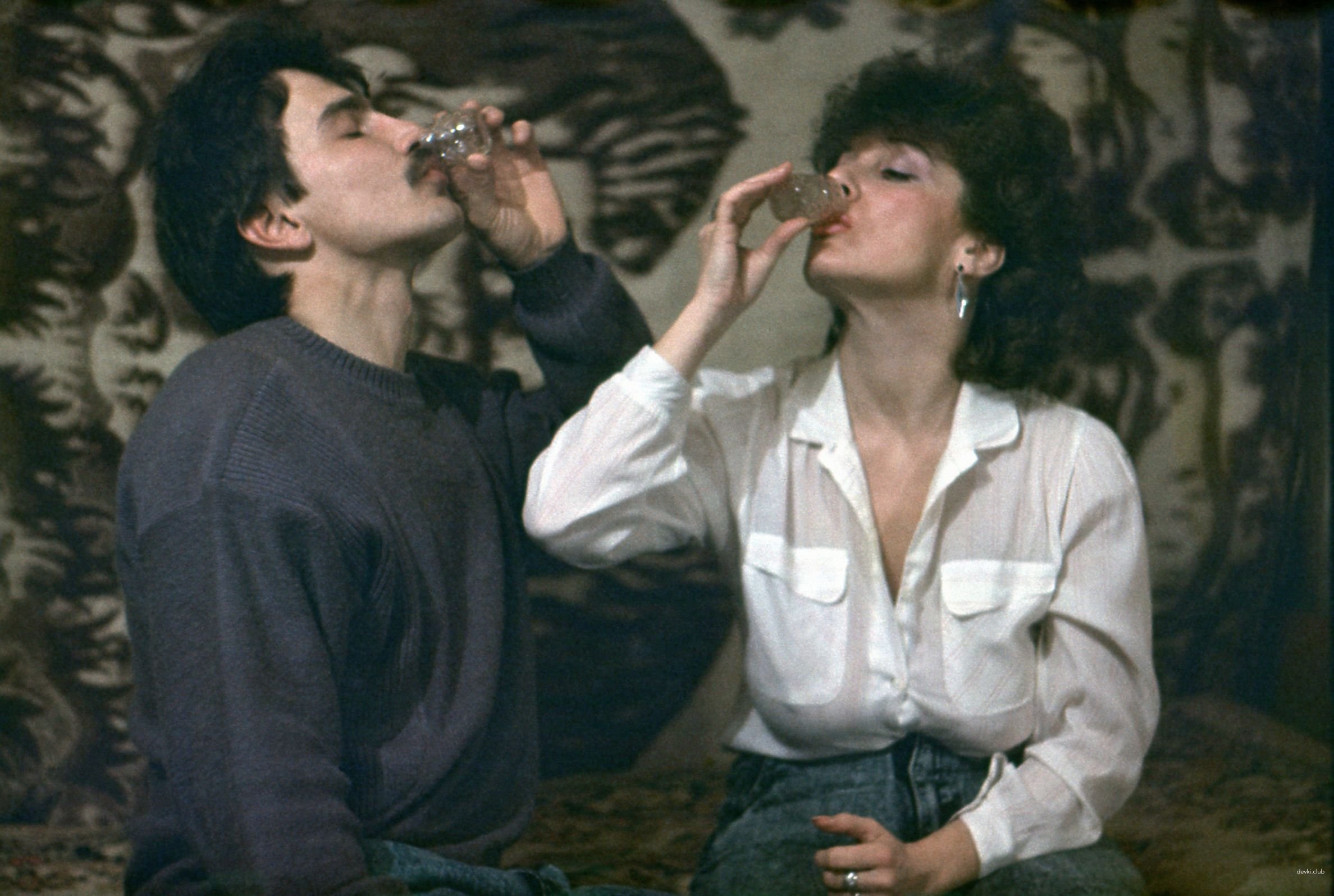 90s Mature Retro Amateur Porn Photo: Explicit MILF in Action