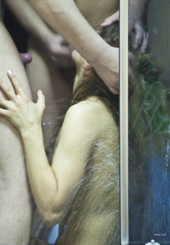 Russian Gangbang with Hotwife - Hardcore Amateur Porn Photo Shoot