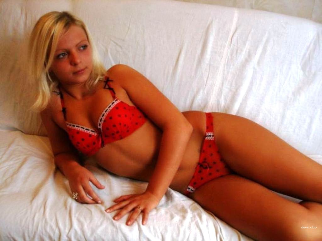 Blonde in Lingerie: Amateur Explicit Photo Shoot