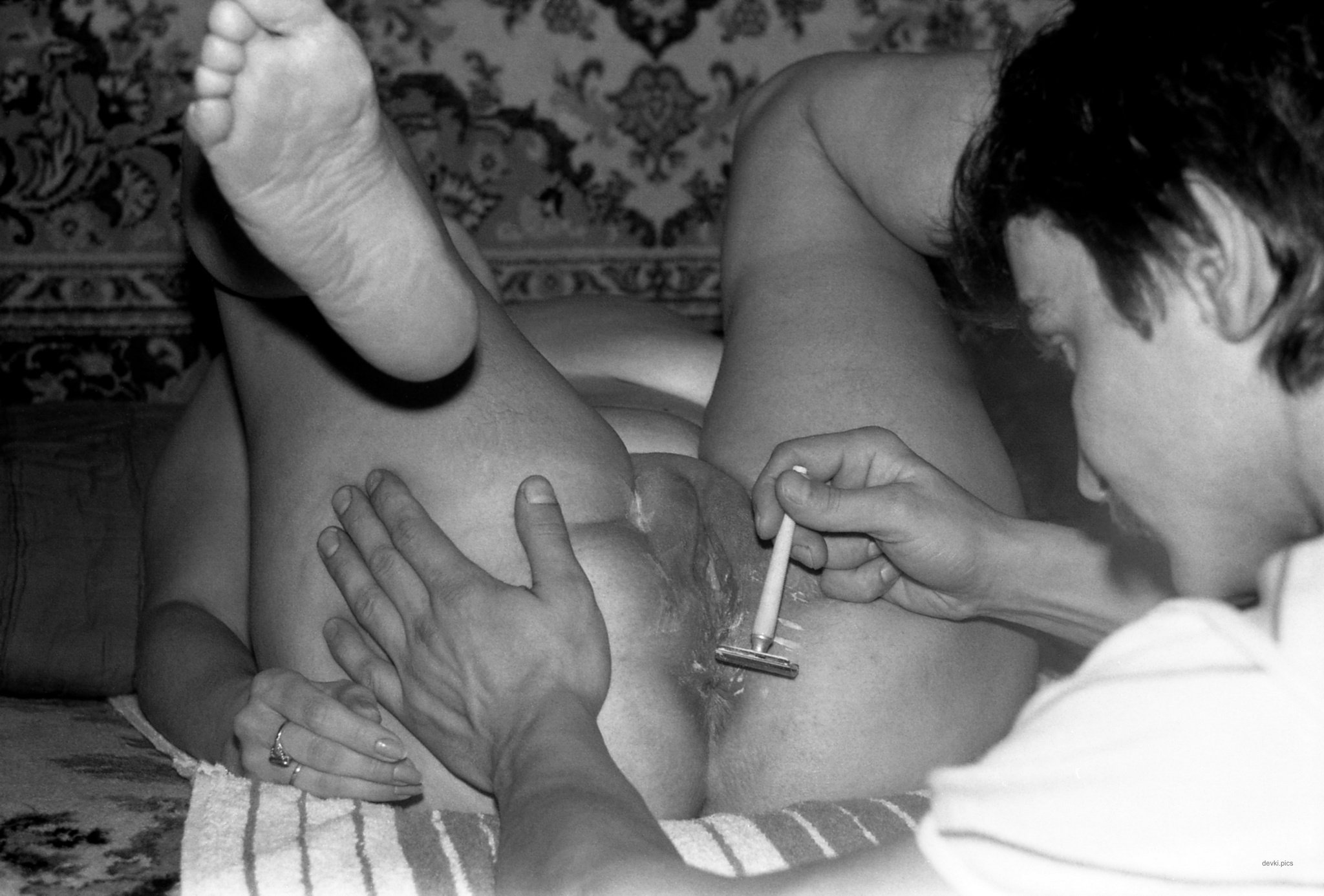 90s Vintage MILF Amateur Porn: Explicit Retro Sex with Mature Bombshell